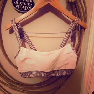 Lululemon straight up sports bra